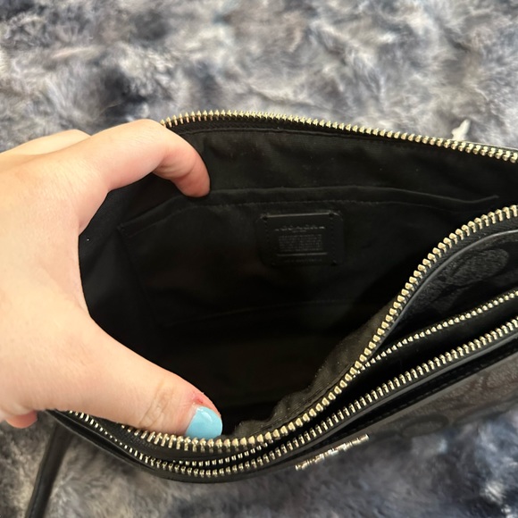 Black Coach Bag - Picture 5 of 7